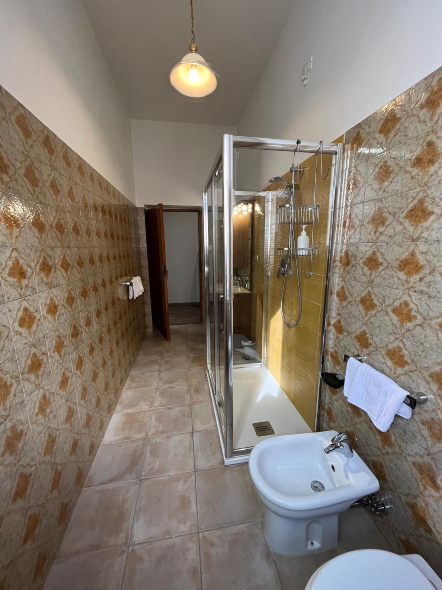 B&B Il Glicine Pescara Centro Bagian luar foto