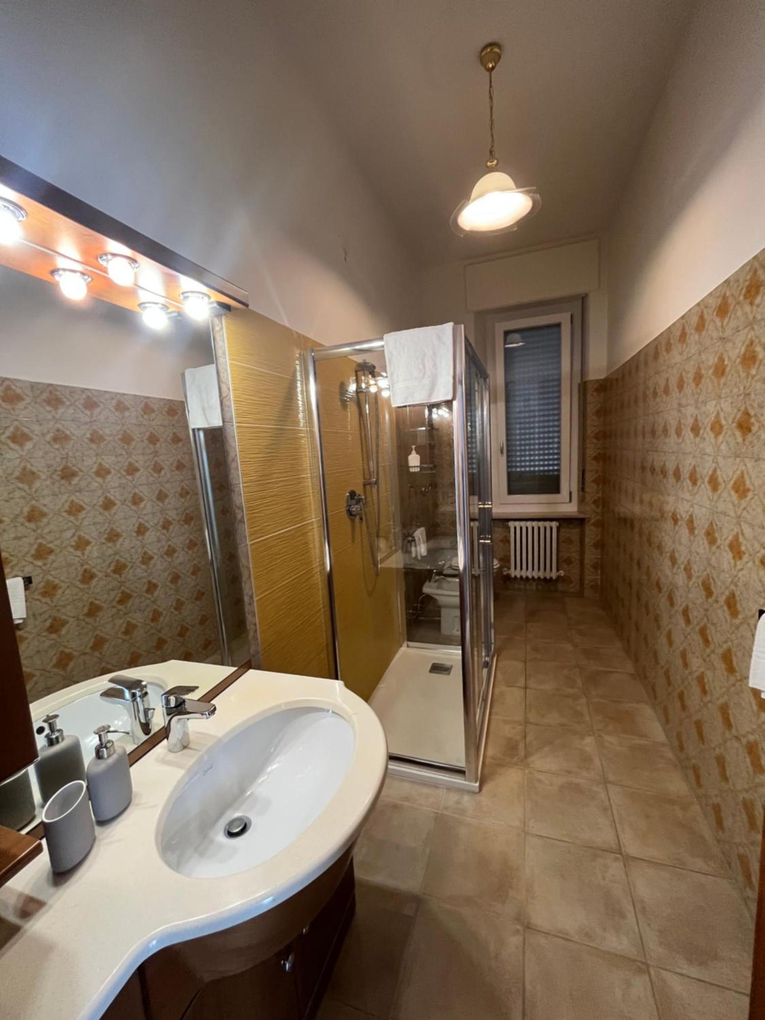 B&B Il Glicine Pescara Centro Bagian luar foto